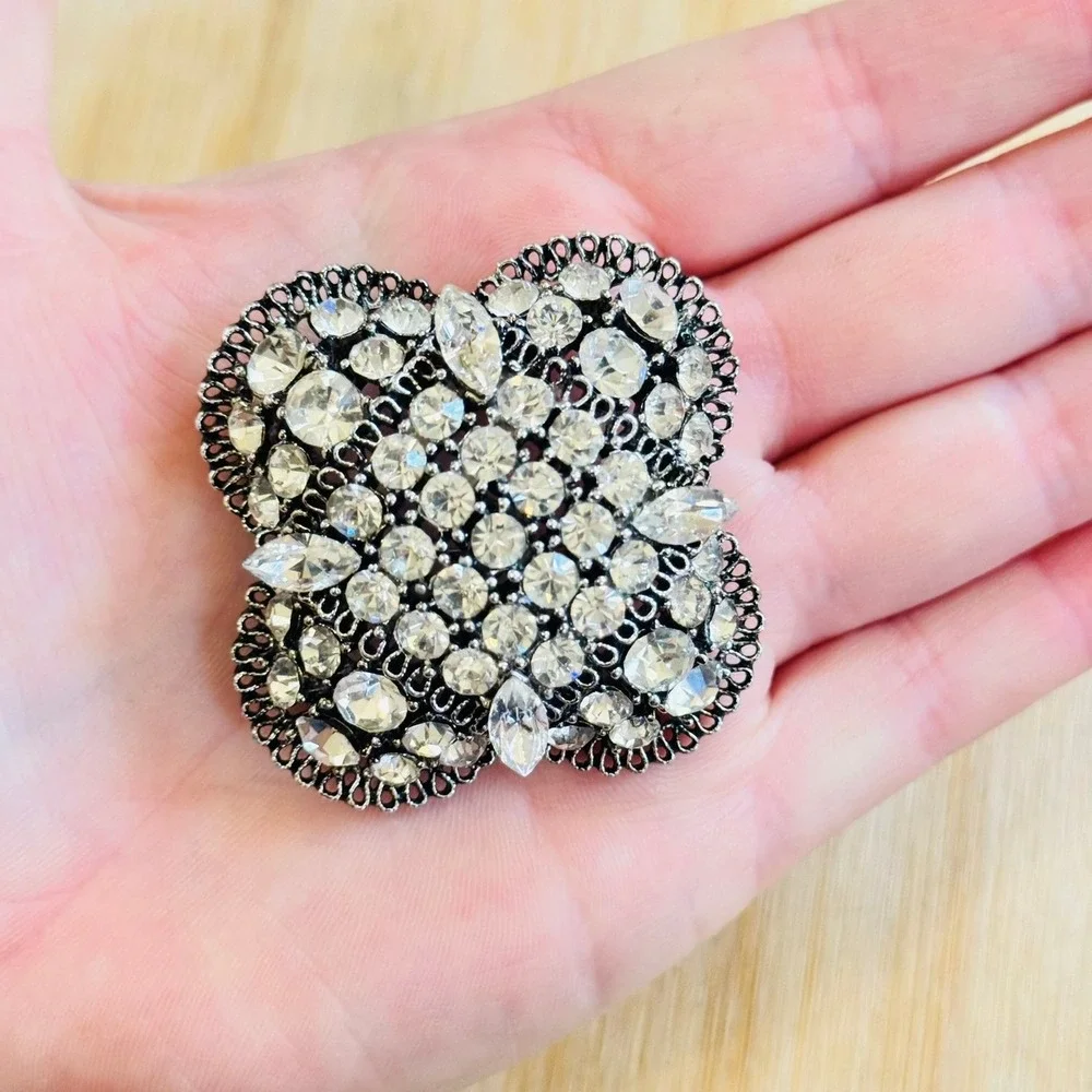 VTG Lisner Crystal Rhinestone‎ Maltese Cross Brooch Pin Jeweled Retro Silver 50s